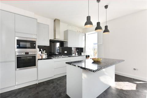 3 bedroom flat for sale, Chevening Road, London, NW6