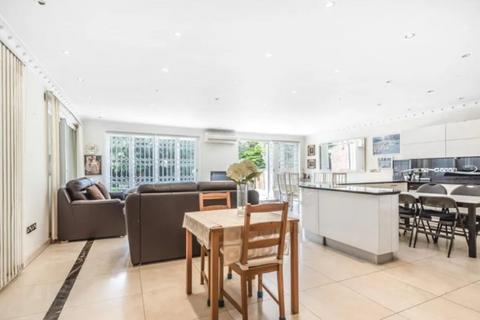 5 bedroom detached house for sale - London W5
