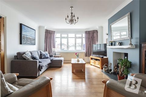 8 Don Way, Romford, RM1 4YR