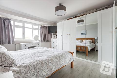 8 Don Way, Romford, RM1 4YR