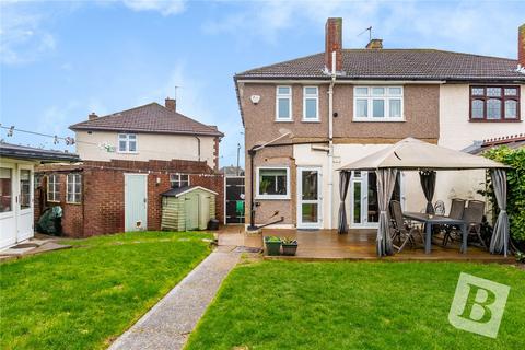 8 Don Way, Romford, RM1 4YR