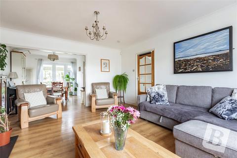 8 Don Way, Romford, RM1 4YR