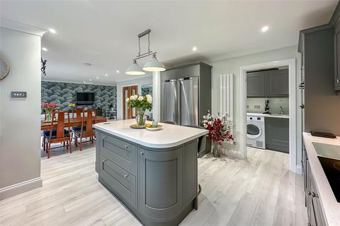 7 Chivenor Place, St Albans, AL4 0AD