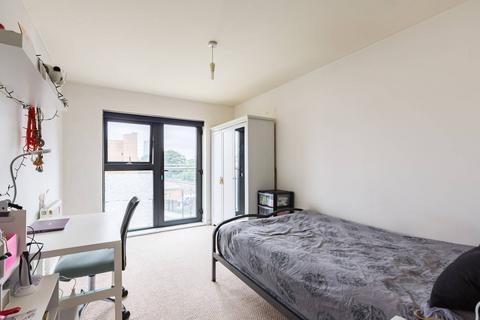 3 bedroom flat for sale, 18 Mostyn Grove, London E3