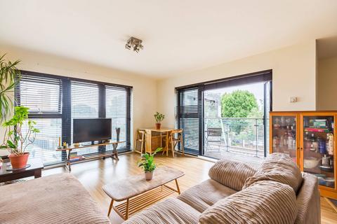 3 bedroom flat for sale, 18 Mostyn Grove, London E3