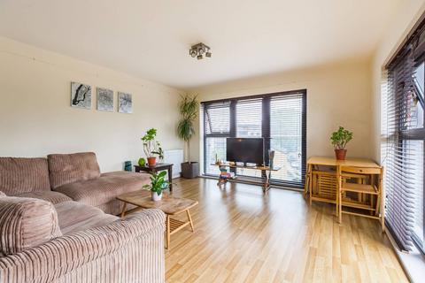 3 bedroom flat for sale, 18 Mostyn Grove, London E3