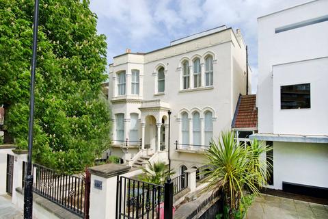 3 bedroom flat to rent, Overhill Road, East Dulwich, London, SE22