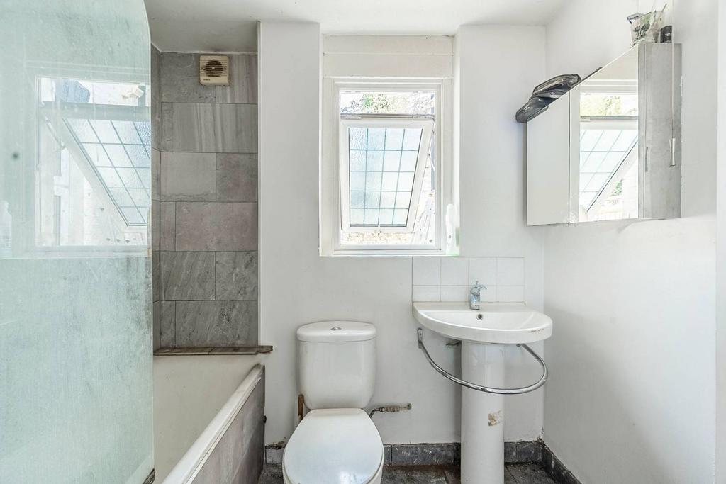 Roxeth Hill, Harrow on the Hill... 2 bed detached house for sale £700,000