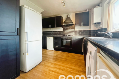 68a Kestrel Road, Basingstoke, RG22 5PL