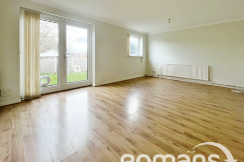 68a Kestrel Road, Basingstoke, RG22 5PL