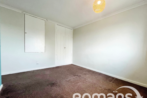 68a Kestrel Road, Basingstoke, RG22 5PL