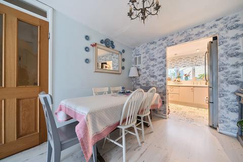 32 Gladeswood Road, Belvedere, DA17 6DB