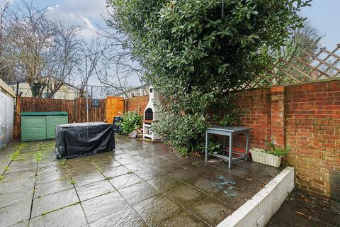 32 Gladeswood Road, Belvedere, DA17 6DB
