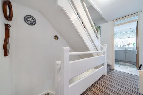 32 Gladeswood Road, Belvedere, DA17 6DB