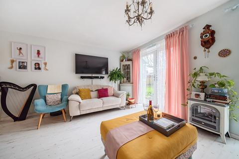 32 Gladeswood Road, Belvedere, DA17 6DB