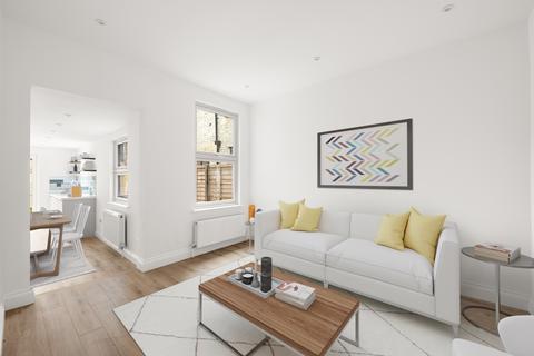 9 Lawn Gardens, London, W7 3JN