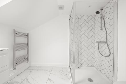 9 Lawn Gardens, London, W7 3JN
