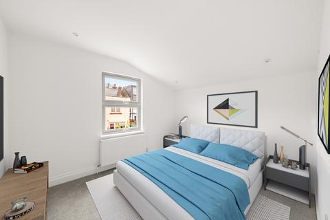 9 Lawn Gardens, London, W7 3JN