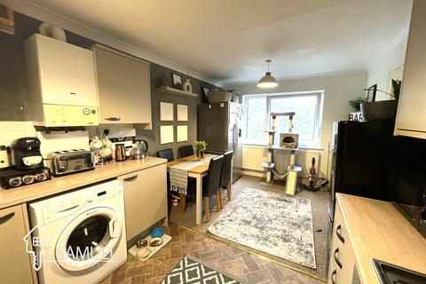2 bedroom flat for sale - Glancynon Terrace, Abercynon