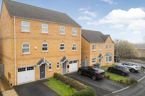 4 bedroom semi-detached house for sale, Springfield Crescent, Lofthouse, Wakefield, West Yorkshire
