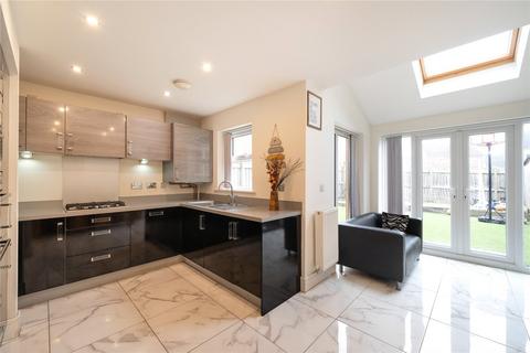 4 bedroom semi-detached house for sale, Springfield Crescent, Lofthouse, Wakefield, West Yorkshire