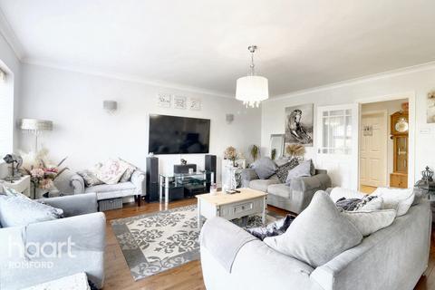 15 Mount Pleasant Road, Romford, RM5 3YP