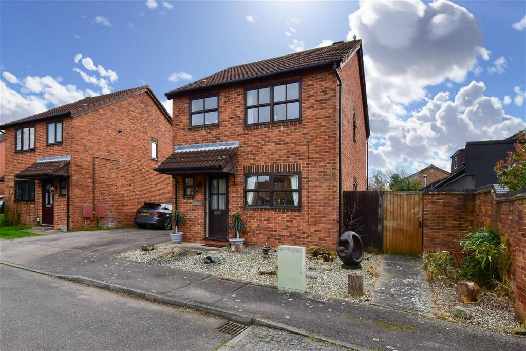 Anglesey Close, Stortford CM23 3 bed detached house for sale