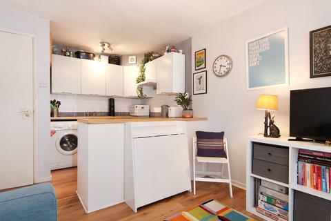 2 bedroom ground floor flat for sale - 56/2 North Fort Street, Leith Edinburgh, EH6 4HN