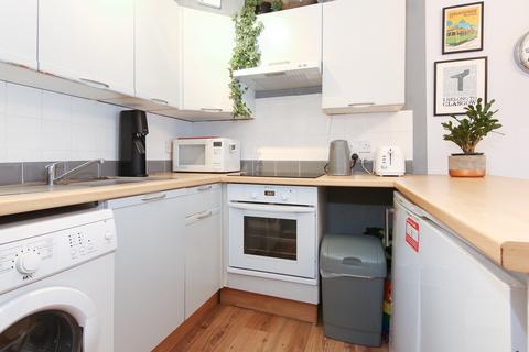 2 bedroom ground floor flat for sale - 56/2 North Fort Street, Leith Edinburgh, EH6 4HN