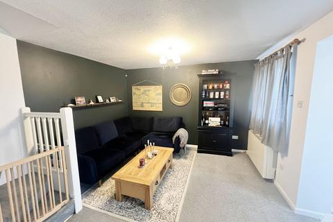 1 bedroom semi-detached house to rent, Avocet Way, Bicester, Oxfordshire