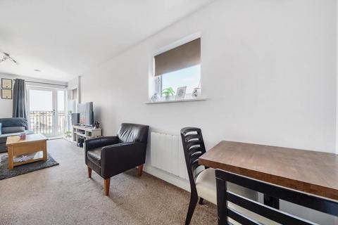 2 bedroom flat for sale, Aylesbury,  Buckinghamshire,  HP19