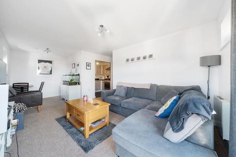 2 bedroom flat for sale, Aylesbury,  Buckinghamshire,  HP19