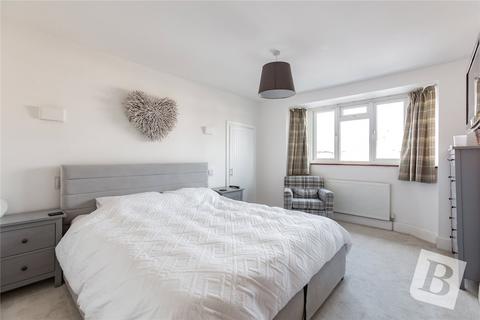 45 Kenilworth Gardens, Hornchurch, RM12 4SE
