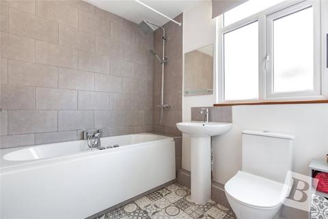 45 Kenilworth Gardens, Hornchurch, RM12 4SE