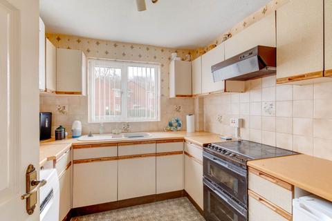 3 bedroom semi-detached house for sale - Abbotswood Close, Redditch, Worcestershire, B98