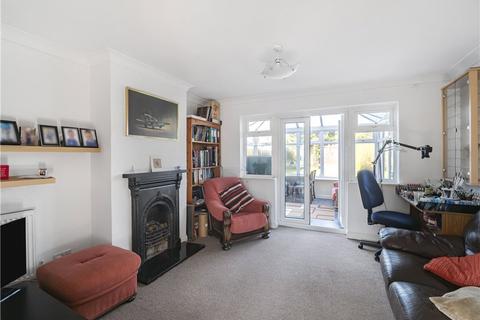 15 Pond Meadow, Guildford, GU2 8LE
