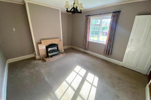 2 bedroom end of terrace house for sale, Casthorpe Road, Denton, Grantham, NG32