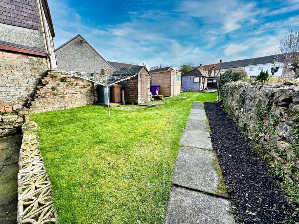 14 Crummock Street, Beith 1 bed flat for sale £50,000