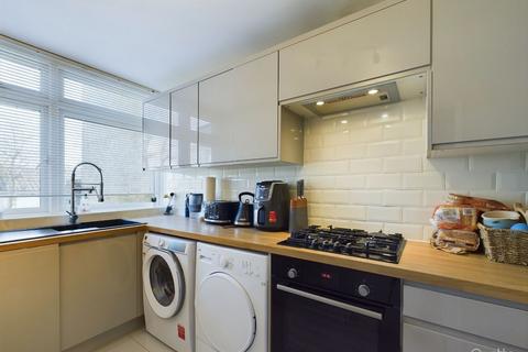 56 Hollywoods, Croydon, CR0 9JJ
