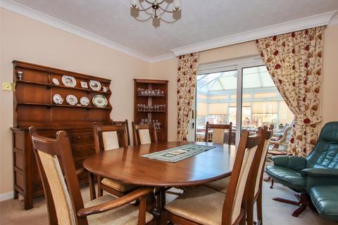 4 bedroom link detached house for sale, Peartree Court, Lymington, Hampshire, SO41