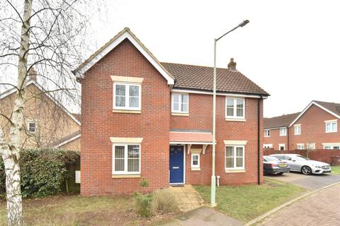 4 bedroom detached house to rent - Cypress Close, Mildenhall, Bury St. Edmunds, Suffolk, IP28