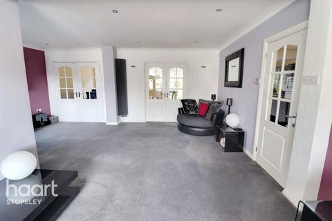 3 bedroom detached house for sale, Corncrake Close, Putteridge