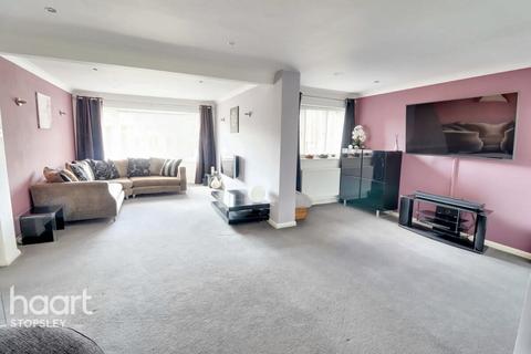 12 Corncrake Close, Luton, LU2 8EL