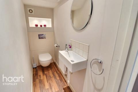 12 Corncrake Close, Luton, LU2 8EL