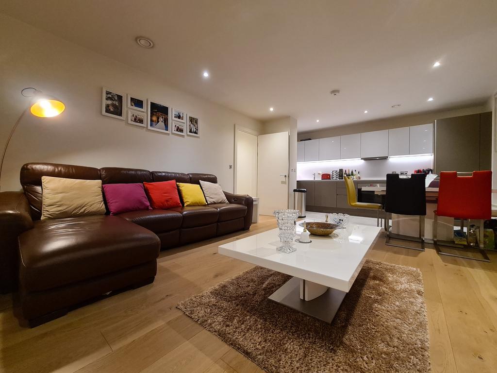 Apartment in Wembley - View 3