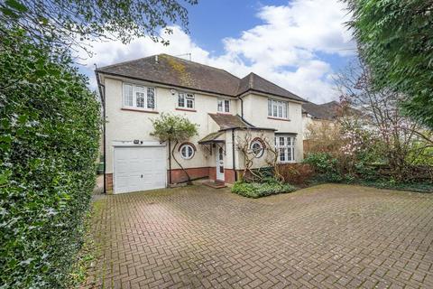 34 Sugden Road, Thames Ditton, KT7 0AE
