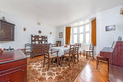 34 Sugden Road, Thames Ditton, KT7 0AE