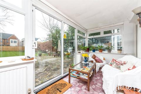 34 Sugden Road, Thames Ditton, KT7 0AE