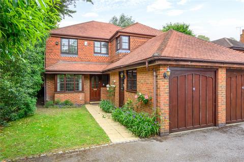 4 bedroom detached house to rent, Castle Road, Weybridge, Surrey, KT13