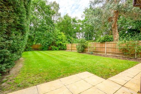 4 bedroom detached house to rent, Castle Road, Weybridge, Surrey, KT13